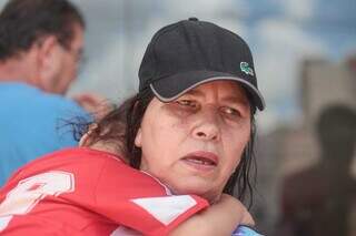 Elisa Mendonça saiu às 9h para conseguir ser a primeira da fila (Foto: Marcos Maluf)