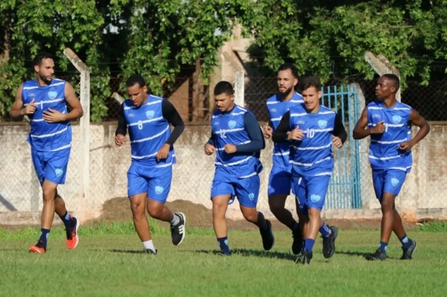 Sem a presen&ccedil;a do t&eacute;cnico, Ivinhema come&ccedil;a prepara&ccedil;&atilde;o para o Estadual 