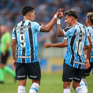 Camisa 10 no Grêmio, ele jogou em 2023 ao lado do atacante uruguaio Luis Suárez (Foto: Instagram)