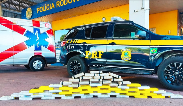 Motorista de ambul&acirc;ncia &eacute; preso transportando 62 kg de coca&iacute;na 