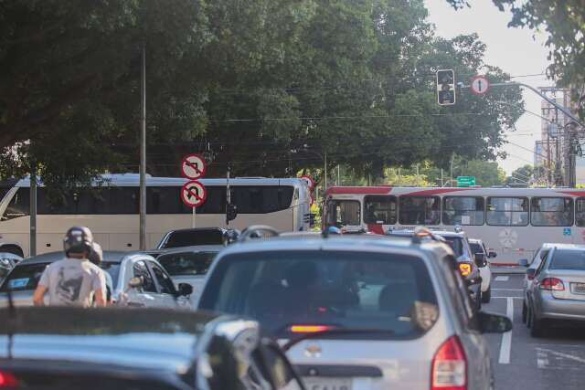 Sem&aacute;foros sofrem pane em cruzamento da Avenida Afonso Pena