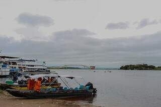 Turistas podem solicitar dicas de passeios, incluindo no Rio Paraguai (Foto: Juliano Oliveira)