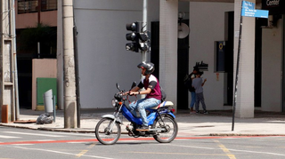 Veículo ciclomotor, que atinge até 50 km/h (Foto: Divulgação/Ministério dos Transportes)