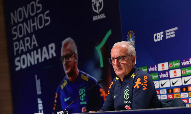 Sele&ccedil;&atilde;o inspira o mundo e precisa voltar a vencer, diz Dorival J&uacute;nior