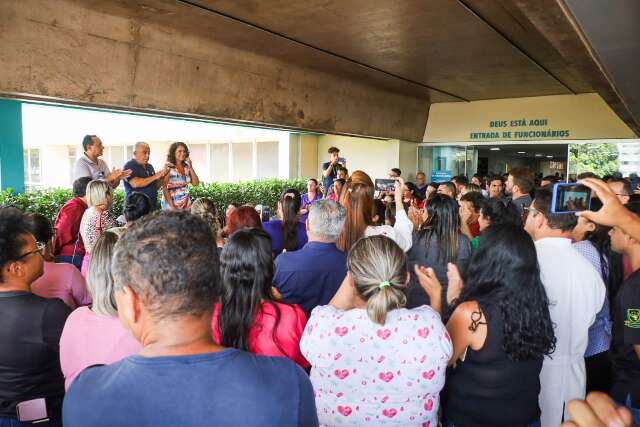 Santa Casa paga sal&aacute;rios ap&oacute;s press&atilde;o dos funcion&aacute;rios e amea&ccedil;a de greve