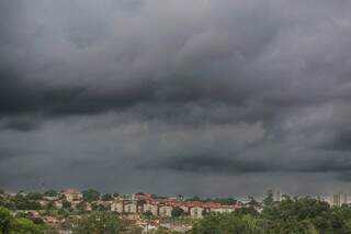 Céu visto da região do Jardim Seminário, em Campo Grande (Foto: Marcos Maluff)