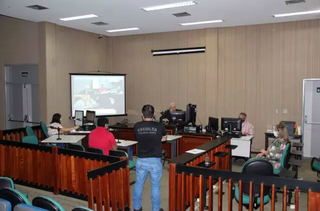 Audiência de custódia no Fórum de Campo Grande. (Foto: Reprodução/Agepen)