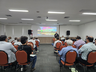 Secretário executivo de Meio Ambiente, Artur Falcette, apresenta Lei do Pantanal para produtores do estado. (Foto: Mairinco de Pauda/GovMS)