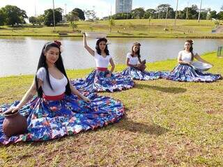 Bailarinas da Companhia Par - Dança de Salão no Parque das Nações Indígenas. (Foto: Arquivo pessoal)