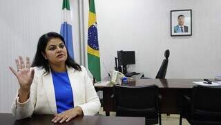Secretária de Estado de Assistência Social e Direitos Humanos, Patrícia Cozzolino, durante entrevista no seu gabinete nesta terça-feira (16) (Foto: Alex Machado)