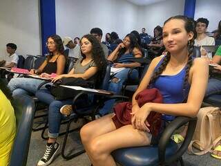 Jovens durante cursos da Sejuv, em Campo Grande (Foto: Divulgação)