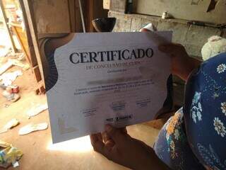 Certificado do curso de manicure e pedicure, feito por Patriellen (Foto: Idaicy Solano)
