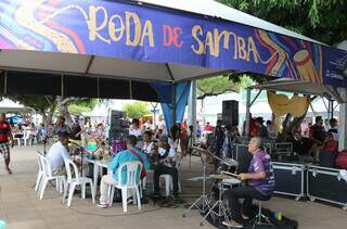 Corumbá abriga a maior festa de Carnaval do Centro-Oeste e a folia de 2024 foi aberta, como sempre, com a tradicional Roda de Samba (Foto; Gisele Ribeiro/Reprodução)