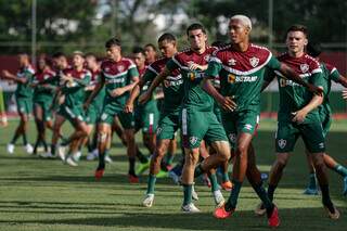 Jogadores do Fluminense em treino físico (Foto: Lucas Merçon)