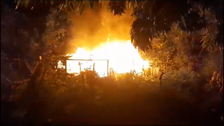 Inc&ecirc;ndio destr&oacute;i casa de madeira desocupada no Bairro Universit&aacute;rio