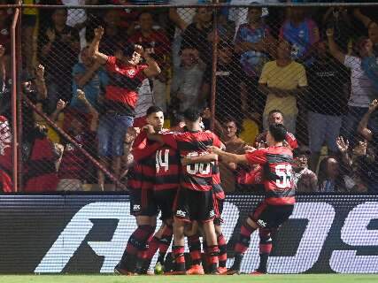 Nos pênaltis, Flamengo vence Aster e garante ida à semifinal da Copinha