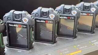 Câmeras compradas pela PM paulista para acoplar em uniforme de policiais. (Foto: Divulgação)