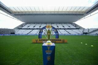 Taça da Supercopa do Brasil na Neo Química Arena (Foto: Adriano Fontes/CBF)