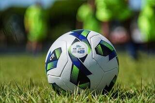 Está será a bola do Campeonato Sul-Mato-Grossense de 2024 (Foto: Divulgação)