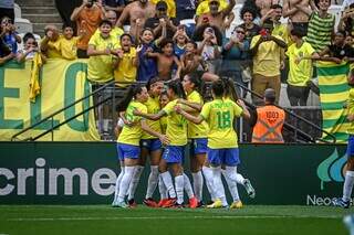 Seleção Brasileira comemorando gol na Neo Química Arena (Foto: Nayra Halm/CBF)