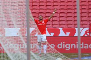 Wanderson comemorando único gol na tarde deste domingo no Beira-Rio (Foto: Ricardo Duarte)