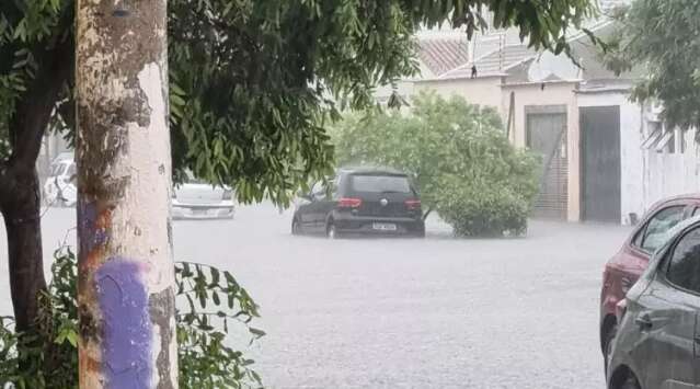 Chuva intensa causa alagamentos em Corumb&aacute; e revive apreens&atilde;o da popula&ccedil;&atilde;o