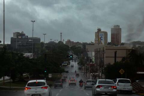 Tempo chuvoso e mais ameno deve seguir até quinta-feira em Campo Grande 