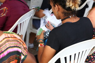Durante a reunião foram distribuídos kits com preservativos. (Foto: Paulo Francis)