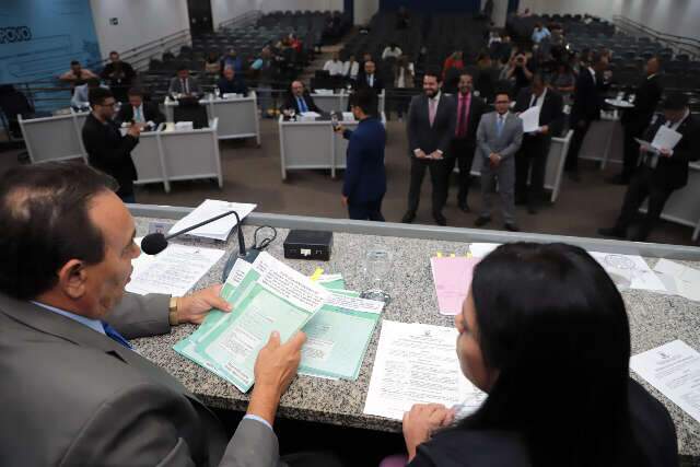 C&acirc;mara far&aacute; debate antes de votar projetos pol&ecirc;micos sobre servidores