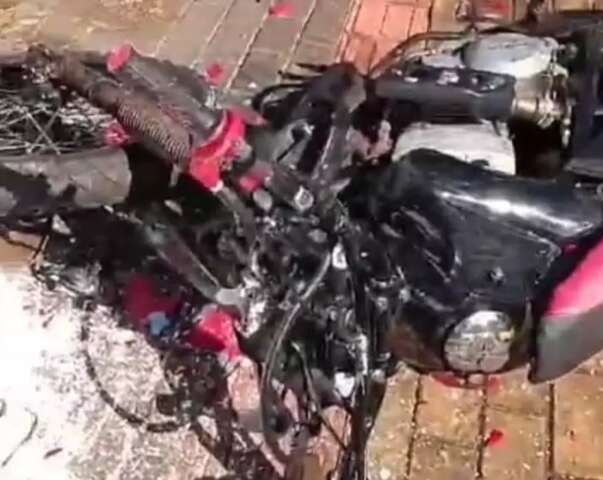 Motociclista &eacute; socorrido ap&oacute;s bater em poste, mas morre em posto de sa&uacute;de