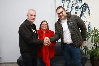 Prefeito Alan Guedes e Geraldo Resende com a ministra Cida Gonçalves, para tratar da obra (Foto: Divulgação)