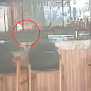 Fumaça toma conta de churrascaria na Afonso Pena e funcionário passa mal