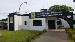 Fachada da 2ª Delegacia de Polícia Civil, em Dourados. (Foto: Adilson Domingos)