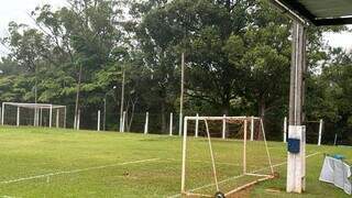 Chuva registrada no campo do Rádio Clube de Campo Grande, na Vila Morumbi (Foto: Lucimar Couto)