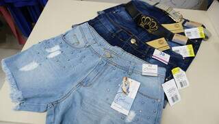 Na Via Bela, o que não faltam são modelos jeans que vão valorizar ainda mais o visual a partir de R$ 49,99. (Foto: Alex Machado)