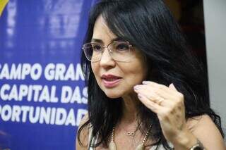 Márcia Hokama, explica que o Plano de Contratações Anual vai diminuir erros nas contratações (Foto: Henrique Kawaminami)