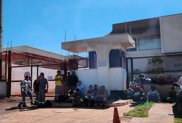 Terceirizados de energia param atividade por falta de sal&aacute;rio e vale