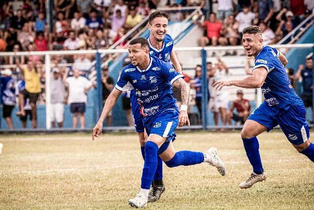 No duelo dos times azuis, Aquidauanense leva a melhor no Est&aacute;dio Noroeste 