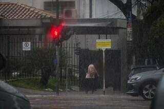 Chuva registrada no mês de janeiro no Centro de Campo Grande (Foto: Henrique Kawaminami)