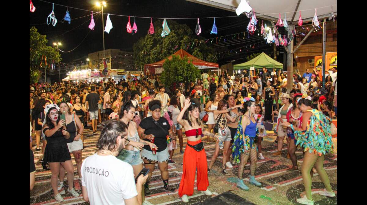 Calcinha Molhada abre Carnaval com muita alegria na Praça Aquidauana -  Diversão - Campo Grande News