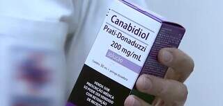 Caixa de medicamento feito à base de Cannabis, que foi liberado pela Agência Nacional de Vigilância Sanitária. (Foto: Divulgação | Sechat)