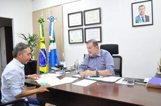 Superintendente das Emendas Parlamentares, Édio Viegas reunido com o secretário de Estado da Casa Civil, Eduardo Rocha (Foto: Max Arantes)