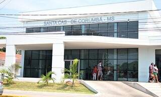 Fachada da Santa Casa, em Corumbá; hospital retornou o uso obrigatório de máscara (Foto: Reprodução/Diário Corumbaense)