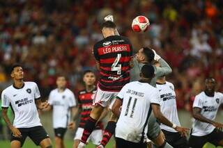 Léo Pereira fez o gol da vitória contra o Botafogo (Foto: Gilvan de Souza/Flamengo) 