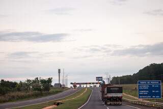 Posto de pedágio em trecho da BR-163 em Mato Grosso do Sul (Foto: Henrique Kawaminami)