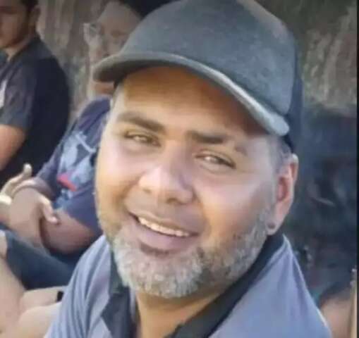 Assassino de homem em campo de futebol se entrega e diz que &quot;perdeu a cabe&ccedil;a&quot; 