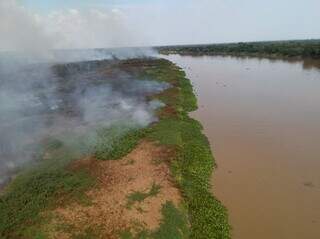 Foco de incêndio no Pantanal sul-mato-grossense, no início deste mês (Foto: Divulgação/Corpo de Bombeiros)