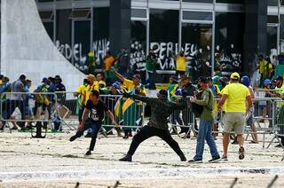 Ataque de bolsonaristas ao prédio dos três poderes, em Brasília, no dia 8 de janeiro de 2023. (Foto: Agência Senado)