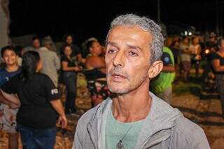 Artesão Fábio Gomes em entrevista após a demolição das estruturas (Foto: Juliano Almeida) 