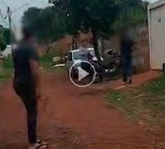 Em meio a briga por terrenos, homem chega armado no Bosque da Sa&uacute;de